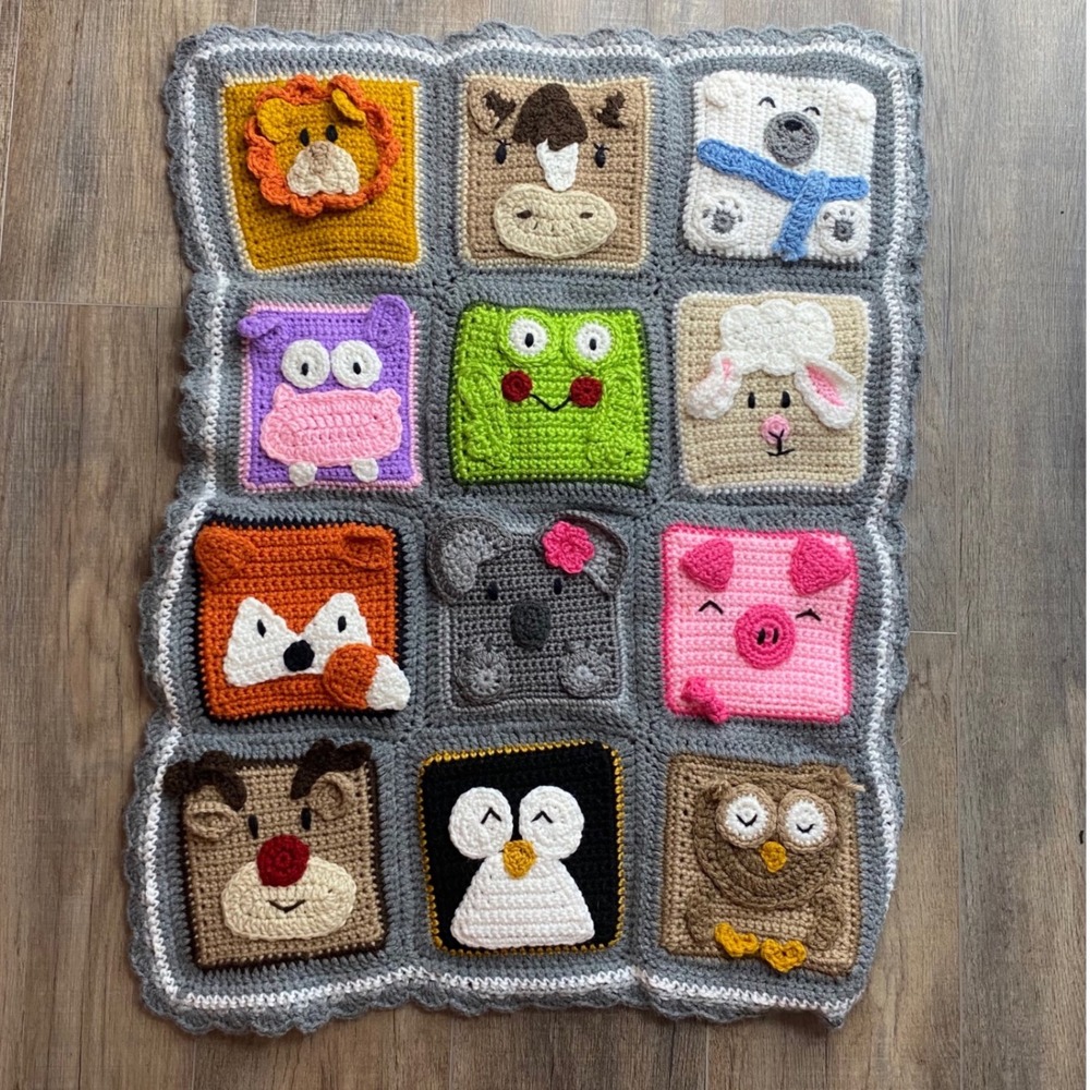 Handmade Crochet Animal Face Baby Blanket Grey Scalloped Border Multi 22in Wide